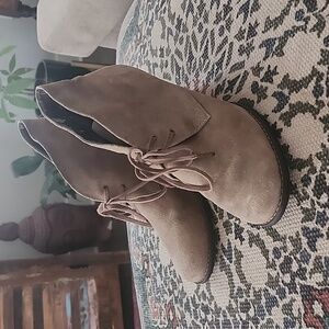 'Indigo by Clarks' Suede Ankle Boots (Women's size 11M) (Tan)
